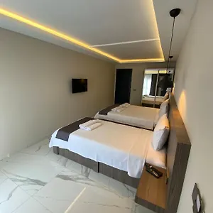 Tuna Butik Turchia